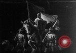 Image Les troupes allemandes rampent sur le sol Belgique, 1917, de la seconde 1 séquences d'archives historiques vidéo 65675048730