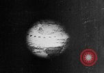Image Les troupes allemandes rampent sur le sol Belgique, 1917, de la seconde 11 séquences d'archives historiques vidéo 65675048730
