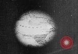 Image Les troupes allemandes rampent sur le sol Belgique, 1917, de la seconde 12 séquences d'archives historiques vidéo 65675048730