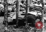 Image Les troupes allemandes rampent sur le sol Belgique, 1917, de la seconde 43 séquences d'archives historiques vidéo 65675048730