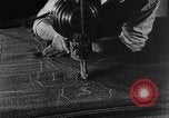 Standbild United States Army uniform factory United States USA, 1917, aus Sekunde 25 historischem Filmmaterial Videoclip 65675048738