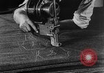 Standbild United States Army uniform factory United States USA, 1917, aus Sekunde 26 historischem Filmmaterial Videoclip 65675048738