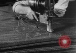 Standbild United States Army uniform factory United States USA, 1917, aus Sekunde 29 historischem Filmmaterial Videoclip 65675048738