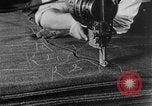 Standbild United States Army uniform factory United States USA, 1917, aus Sekunde 30 historischem Filmmaterial Videoclip 65675048738