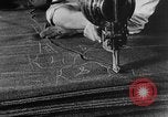 Standbild United States Army uniform factory United States USA, 1917, aus Sekunde 31 historischem Filmmaterial Videoclip 65675048738