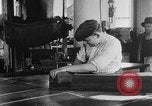 Standbild United States Army uniform factory United States USA, 1917, aus Sekunde 50 historischem Filmmaterial Videoclip 65675048738