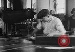 Standbild United States Army uniform factory United States USA, 1917, aus Sekunde 55 historischem Filmmaterial Videoclip 65675048738