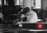 Standbild United States Army uniform factory United States USA, 1917, aus Sekunde 56 historischem Filmmaterial Videoclip 65675048738