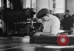 Standbild United States Army uniform factory United States USA, 1917, aus Sekunde 58 historischem Filmmaterial Videoclip 65675048738