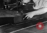 Standbild United States Army uniform factory United States USA, 1917, aus Sekunde 62 historischem Filmmaterial Videoclip 65675048738