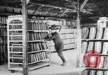 Standbild Bäckerei für die Armee United States USA, 1917, aus Sekunde 15 historischem Filmmaterial Videoclip 65675048742