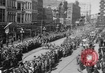 Standbild Liberty Darlehen Parade im Zentrum der Stadt Richmond Virginia USA, 1918, aus Sekunde 3 historischem Filmmaterial Videoclip 65675048759