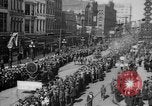 Standbild Liberty Darlehen Parade im Zentrum der Stadt Richmond Virginia USA, 1918, aus Sekunde 7 historischem Filmmaterial Videoclip 65675048759