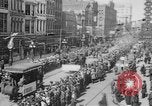 Standbild Liberty Darlehen Parade im Zentrum der Stadt Richmond Virginia USA, 1918, aus Sekunde 14 historischem Filmmaterial Videoclip 65675048759