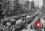 Standbild Liberty Darlehen Parade im Zentrum der Stadt Richmond Virginia USA, 1918, aus Sekunde 23 historischem Filmmaterial Videoclip 65675048759