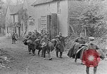 Standbild USA Soldaten europäische Theater, 1918, aus Sekunde 5 historischem Filmmaterial Videoclip 65675048776