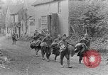 Standbild USA Soldaten europäische Theater, 1918, aus Sekunde 7 historischem Filmmaterial Videoclip 65675048776