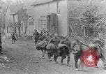 Standbild USA Soldaten europäische Theater, 1918, aus Sekunde 8 historischem Filmmaterial Videoclip 65675048776