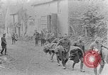 Standbild USA Soldaten europäische Theater, 1918, aus Sekunde 9 historischem Filmmaterial Videoclip 65675048776