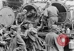 Standbild USA Soldaten europäische Theater, 1918, aus Sekunde 25 historischem Filmmaterial Videoclip 65675048776