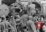 Standbild USA Soldaten europäische Theater, 1918, aus Sekunde 26 historischem Filmmaterial Videoclip 65675048776