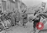 Standbild USA Soldaten europäische Theater, 1918, aus Sekunde 31 historischem Filmmaterial Videoclip 65675048776