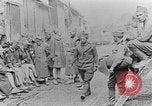 Standbild USA Soldaten europäische Theater, 1918, aus Sekunde 33 historischem Filmmaterial Videoclip 65675048776