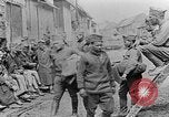 Standbild USA Soldaten europäische Theater, 1918, aus Sekunde 35 historischem Filmmaterial Videoclip 65675048776