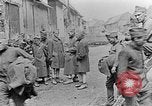 Standbild USA Soldaten europäische Theater, 1918, aus Sekunde 36 historischem Filmmaterial Videoclip 65675048776