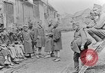 Standbild USA Soldaten europäische Theater, 1918, aus Sekunde 37 historischem Filmmaterial Videoclip 65675048776