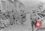 Standbild USA Soldaten europäische Theater, 1918, aus Sekunde 39 historischem Filmmaterial Videoclip 65675048776