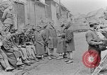 Standbild USA Soldaten europäische Theater, 1918, aus Sekunde 41 historischem Filmmaterial Videoclip 65675048776