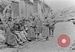 Standbild USA Soldaten europäische Theater, 1918, aus Sekunde 49 historischem Filmmaterial Videoclip 65675048776