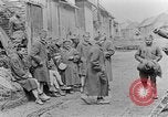 Standbild USA Soldaten europäische Theater, 1918, aus Sekunde 51 historischem Filmmaterial Videoclip 65675048776