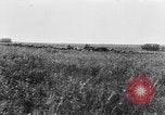 Standbild Uns 1 Soldaten in der Schlacht von Cantigny Cantigny Frankreich, 1918, aus Sekunde 3 historischem Filmmaterial Videoclip 65675048778