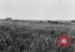 Standbild Uns 1 Soldaten in der Schlacht von Cantigny Cantigny Frankreich, 1918, aus Sekunde 5 historischem Filmmaterial Videoclip 65675048778