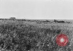 Standbild Uns 1 Soldaten in der Schlacht von Cantigny Cantigny Frankreich, 1918, aus Sekunde 7 historischem Filmmaterial Videoclip 65675048778
