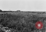 Standbild Uns 1 Soldaten in der Schlacht von Cantigny Cantigny Frankreich, 1918, aus Sekunde 11 historischem Filmmaterial Videoclip 65675048778