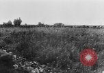 Standbild Uns 1 Soldaten in der Schlacht von Cantigny Cantigny Frankreich, 1918, aus Sekunde 13 historischem Filmmaterial Videoclip 65675048778