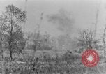 Standbild Uns 1 Soldaten in der Schlacht von Cantigny Cantigny Frankreich, 1918, aus Sekunde 19 historischem Filmmaterial Videoclip 65675048778
