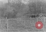 Standbild Uns 1 Soldaten in der Schlacht von Cantigny Cantigny Frankreich, 1918, aus Sekunde 26 historischem Filmmaterial Videoclip 65675048778