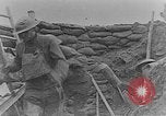 Standbild Uns 1 Soldaten in der Schlacht von Cantigny Cantigny Frankreich, 1918, aus Sekunde 39 historischem Filmmaterial Videoclip 65675048778