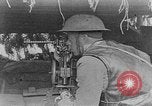 Standbild Uns 1 Soldaten in der Schlacht von Cantigny Cantigny Frankreich, 1918, aus Sekunde 46 historischem Filmmaterial Videoclip 65675048778