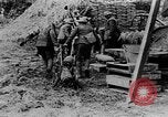 Image États-Unis des unités d'artillerie à des forces allemandes Cantigny France, 1918, de la seconde 7 séquences d'archives historiques vidéo 65675048779