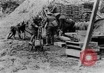 Image États-Unis des unités d'artillerie à des forces allemandes Cantigny France, 1918, de la seconde 8 séquences d'archives historiques vidéo 65675048779