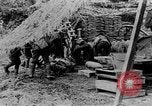 Image États-Unis des unités d'artillerie à des forces allemandes Cantigny France, 1918, de la seconde 11 séquences d'archives historiques vidéo 65675048779