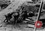 Image États-Unis des unités d'artillerie à des forces allemandes Cantigny France, 1918, de la seconde 12 séquences d'archives historiques vidéo 65675048779