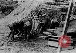 Image États-Unis des unités d'artillerie à des forces allemandes Cantigny France, 1918, de la seconde 13 séquences d'archives historiques vidéo 65675048779