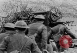 Image États-Unis des unités d'artillerie à des forces allemandes Cantigny France, 1918, de la seconde 23 séquences d'archives historiques vidéo 65675048779