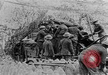 Image États-Unis des unités d'artillerie à des forces allemandes Cantigny France, 1918, de la seconde 49 séquences d'archives historiques vidéo 65675048779